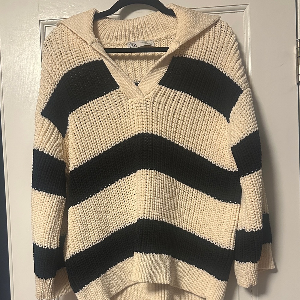 Zara Navy and Cream V-Neck Sweater